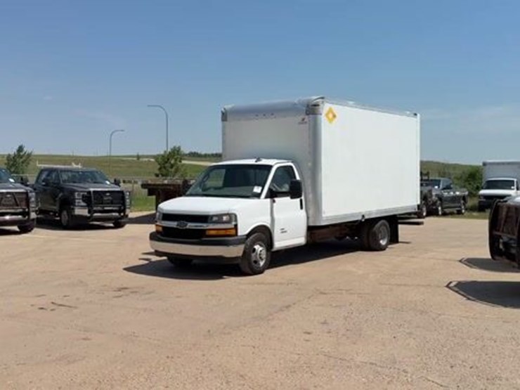 2018-chevrolet-express-4500-image-32