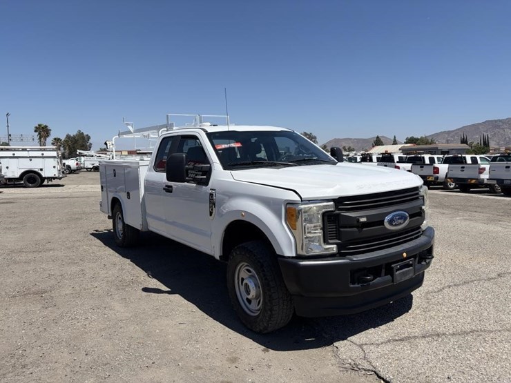 2017-ford-f350-image-2