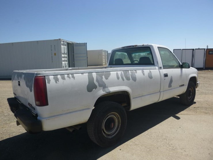 1995-gmc-2500-image-3