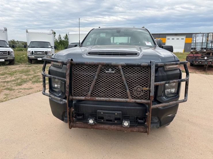 2020-chevrolet-silverado-2500hd-image-3