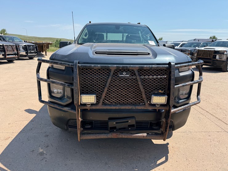 2020-chevrolet-silverado-2500hd-image-3
