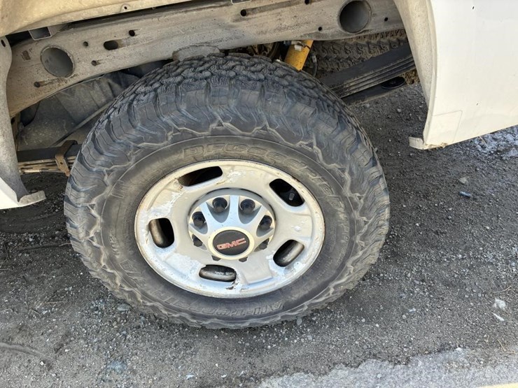 2012-gmc-sierra-2500-image-5