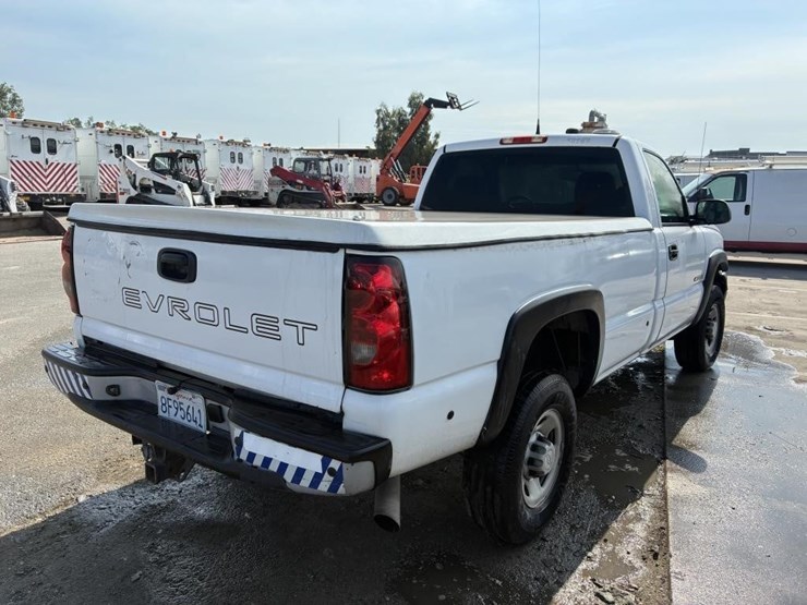 2007-chevrolet-2500hd-image-3