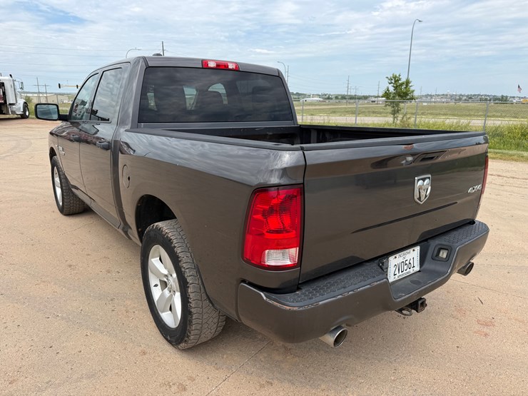 2014-dodge-1500-image-8