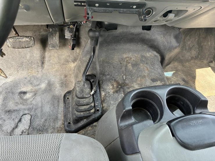 2006-ford-f450-image-18
