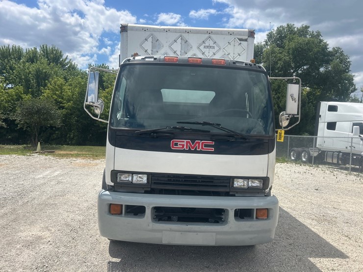 2001-gmc-t7500-image-9