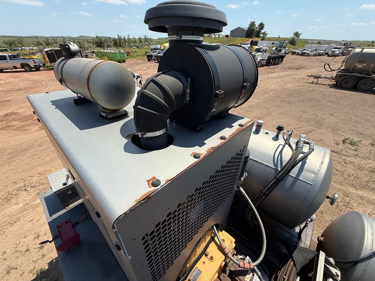 2012-john-deere-6068hf485-image-22
