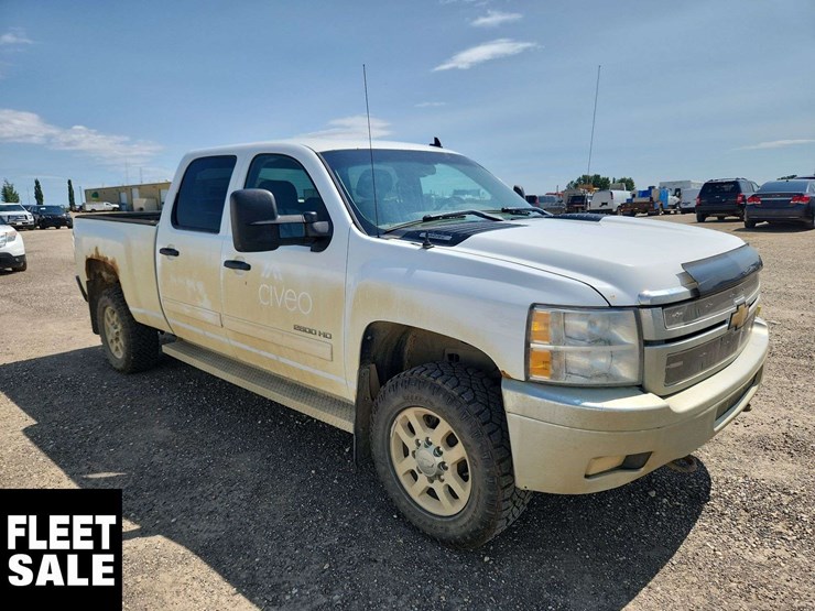2011-chevrolet-silverado-2500hd-image-2