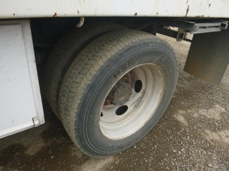 2013-ford-f550-image-17