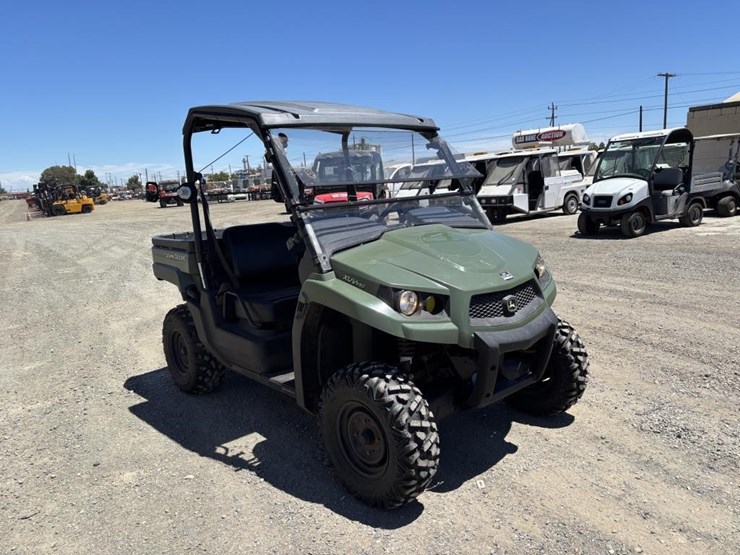 2014-john-deere-gator-xuv-550-image-2