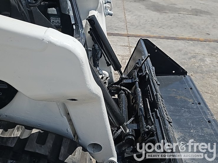 2021-bobcat-t64-image-13