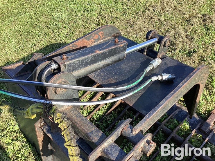 80"-skid-steer-grapple-bucket-image-16
