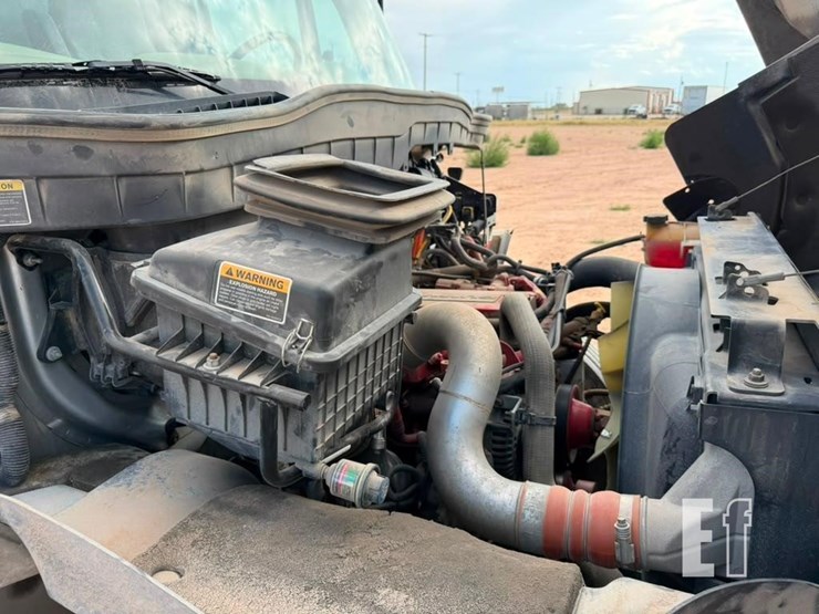 2017-international-durastar-4300-image-31