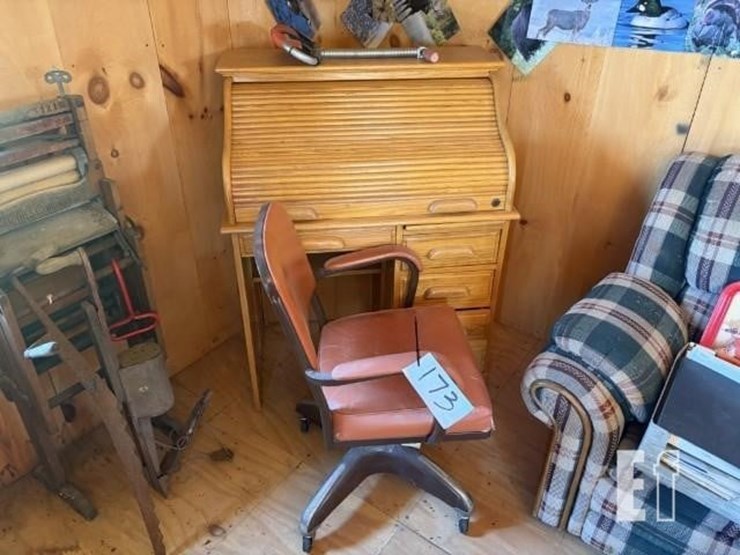 roll-top-desk-&-office-chair-image-1