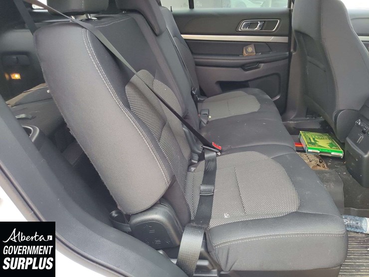 2019-ford-explorer-image-12
