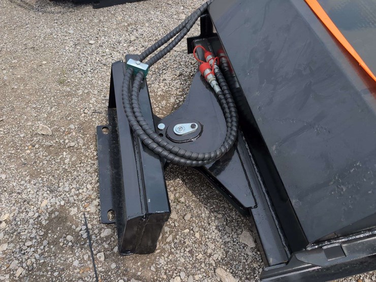 iranch-mini-skid-steer-snow-angle-sweeper---irlsas-image-4