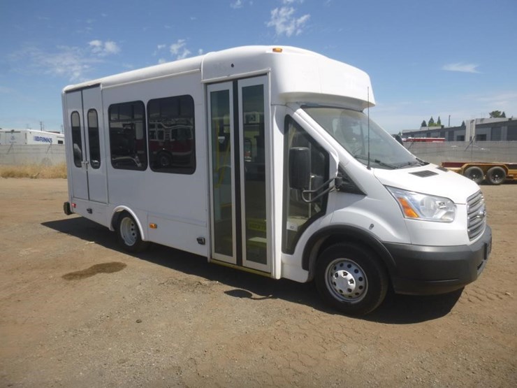 2019-ford-transit-image-2