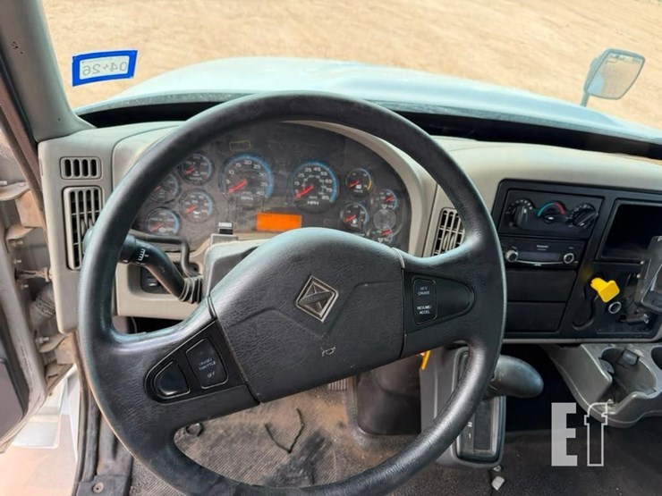 2017-international-durastar-4300-image-19