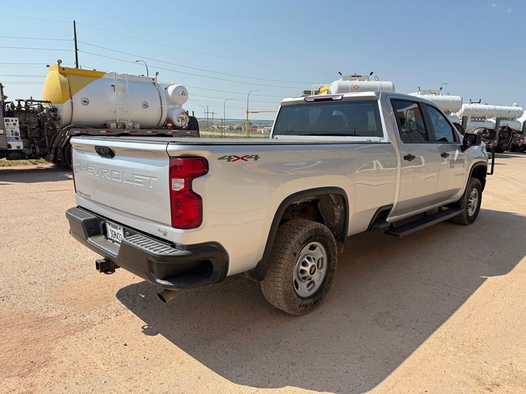 2021-chevrolet-silverado-2500hd-image-6