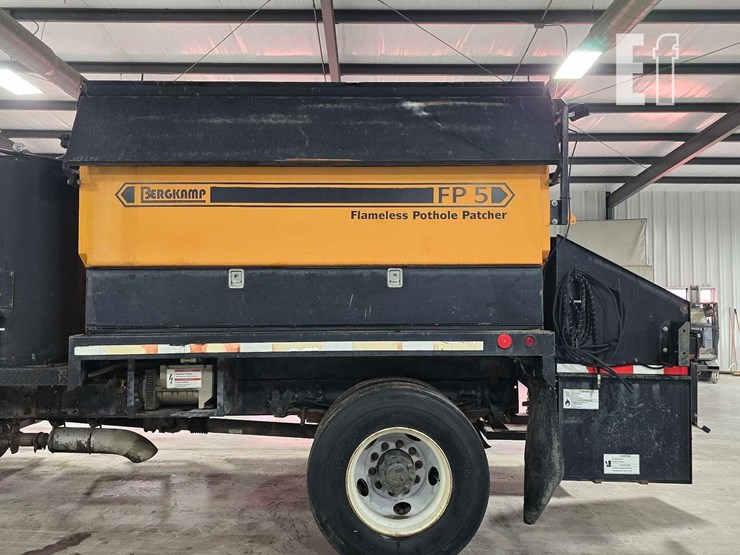 2008-gmc-topkick-c8500-image-16