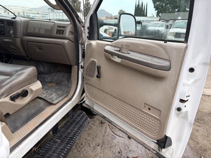 2003-ford-f450-image-10