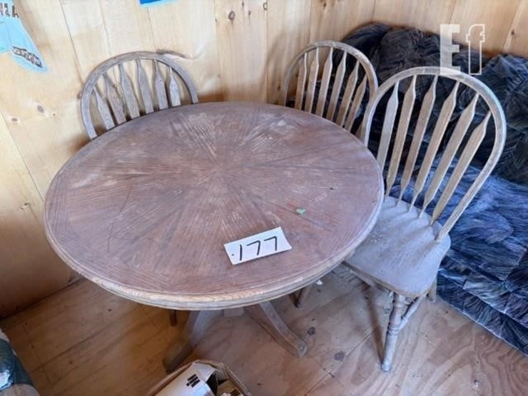 dining-table-&-couches-image-1