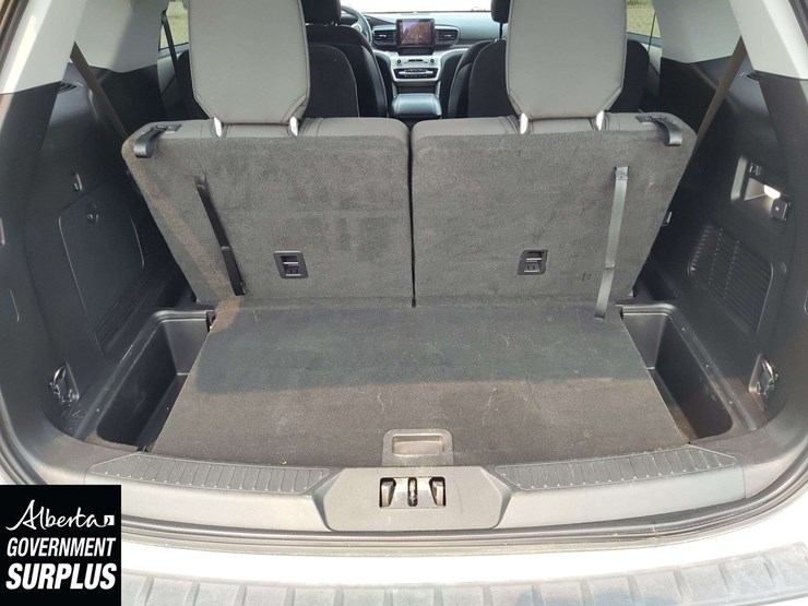 2020-ford-explorer-xlt-image-31