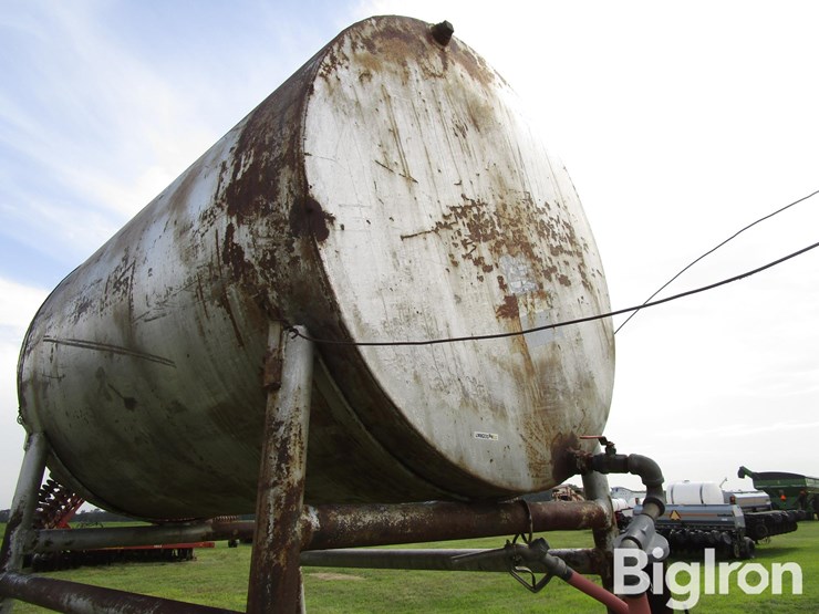 560-gal-fuel-tank-on-stand-image-10