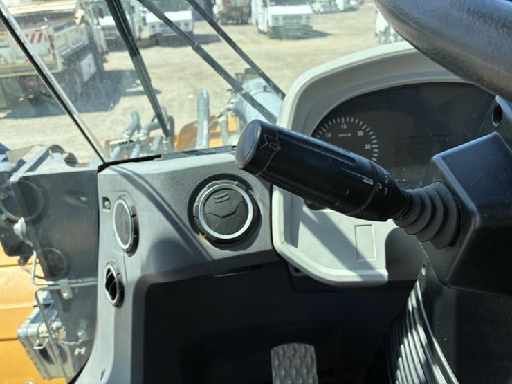 2022-xcmg-xc958u-image-21