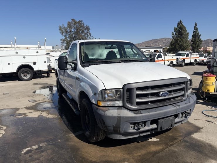 2004-ford-f350-xl-image-2