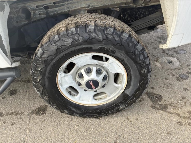 2012-gmc-sierra-2500-image-5