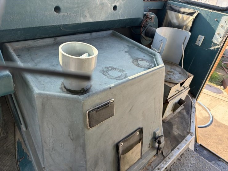 1988-utility-van-image-25