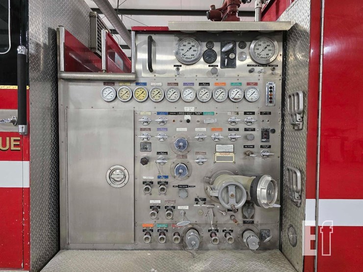 1991-seagrave-pumper-image-22