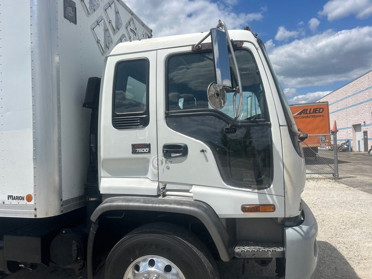 2001-gmc-t7500-image-15