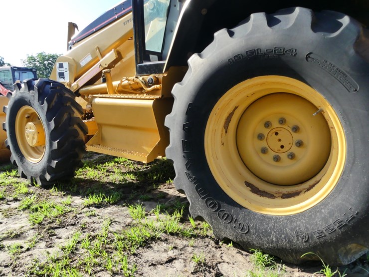 caterpillar-416d-image-12