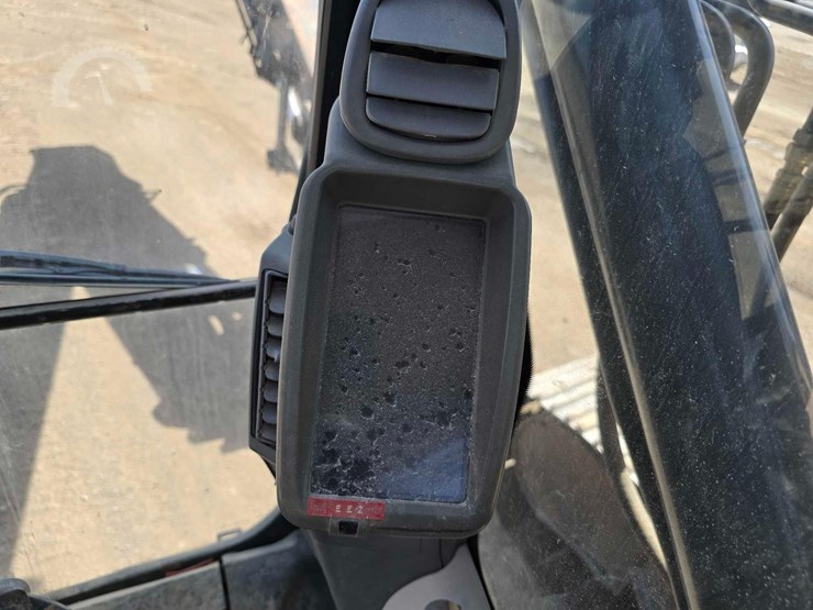 2018-deere-245g-lc-image-18