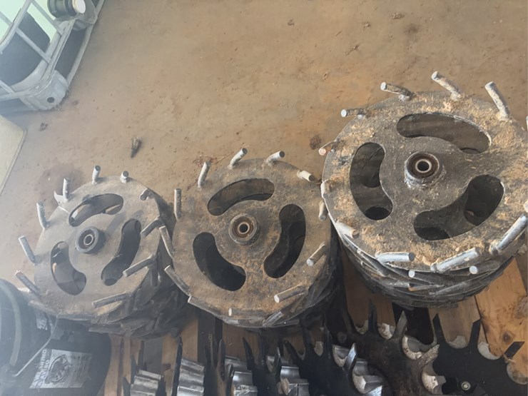 chicken-tracker-closing-wheels-(set-of-16)-image-3