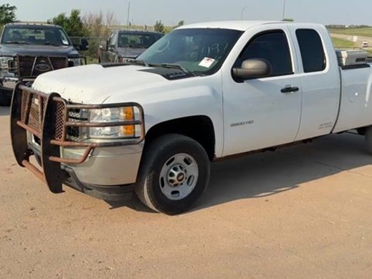 2013-chevrolet-silverado-2500hd-image-1