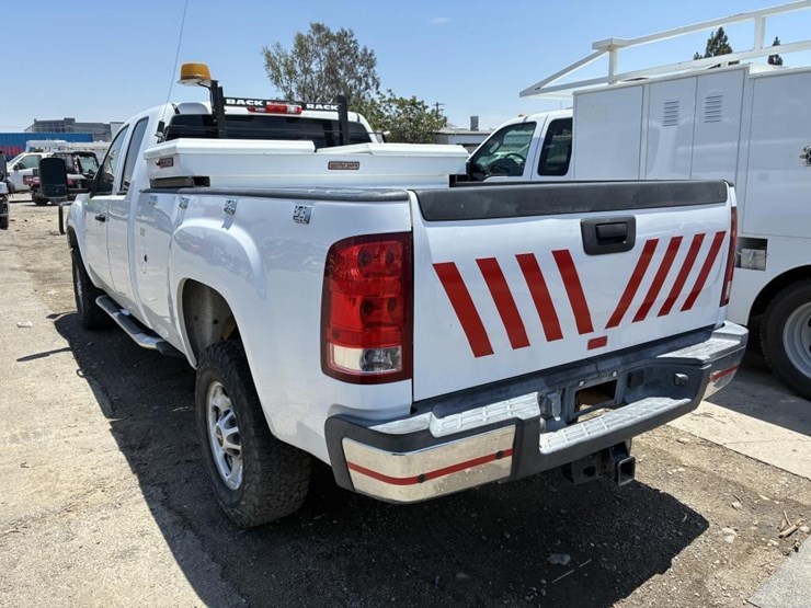 2012-gmc-sierra-2500-image-4