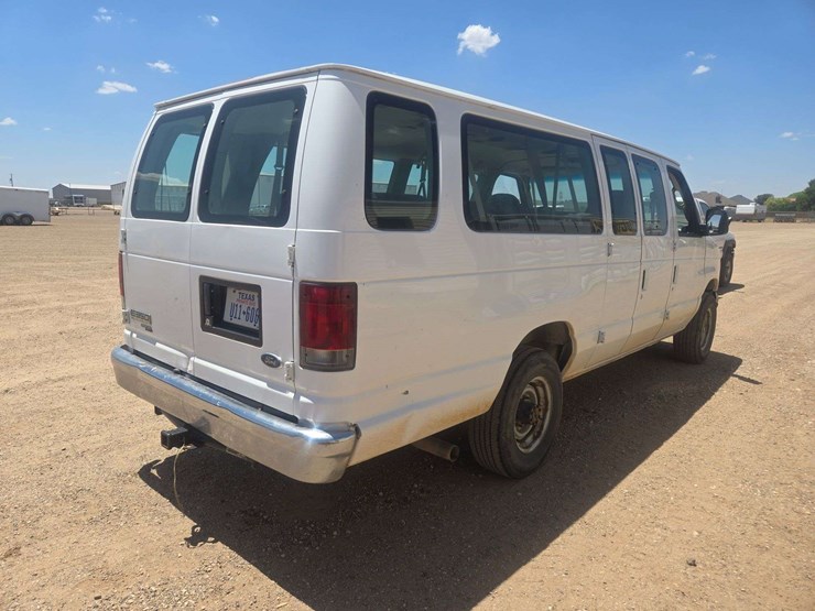 2007-ford-e350-image-3