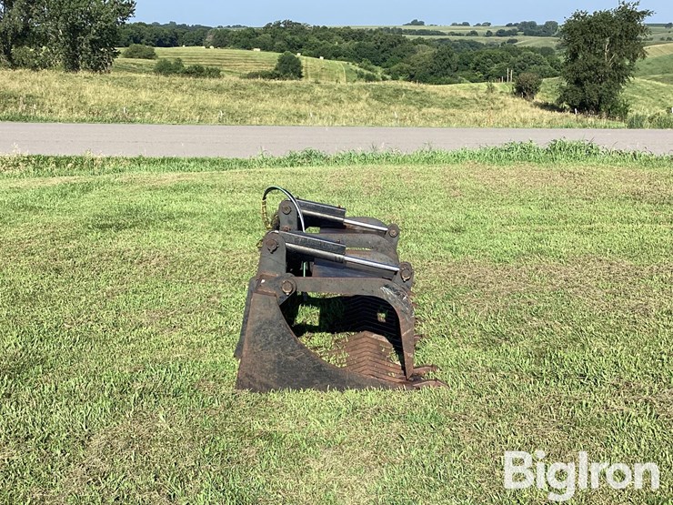 80"-skid-steer-grapple-bucket-image-5