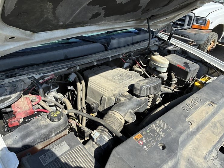 2012-gmc-sierra-3500-image-8