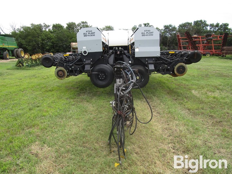 crustbuster-4740-all-plant-10-x-48-no-till-drill-w/liquid-fertilizer-image-2