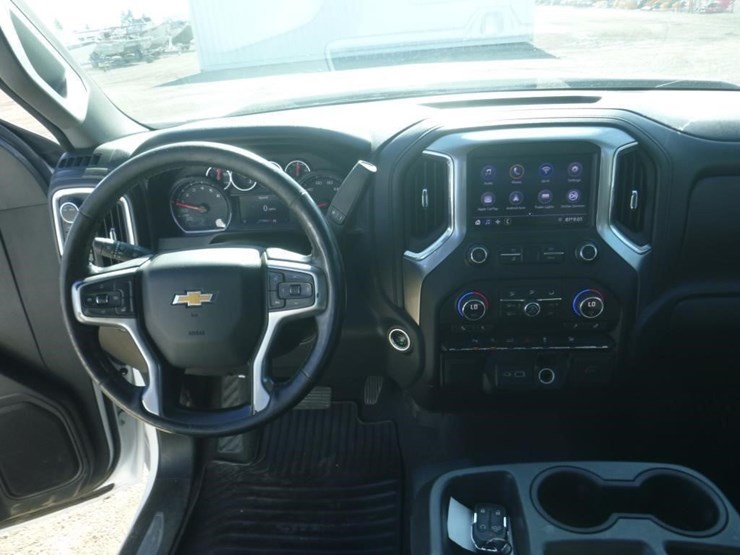 2020-chevrolet-1500-image-9