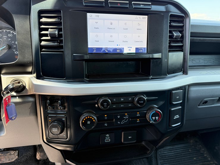 2023-ford-f250-image-18