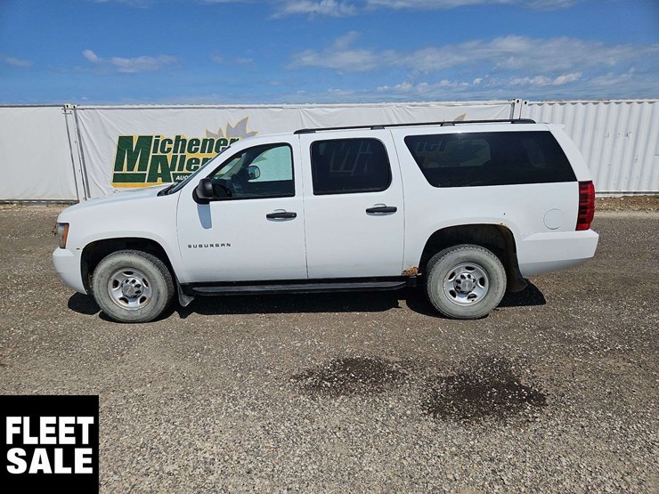 2011-chevrolet-suburban-image-6