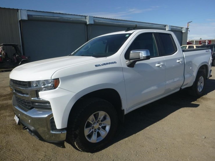 2020-chevrolet-1500-image-1