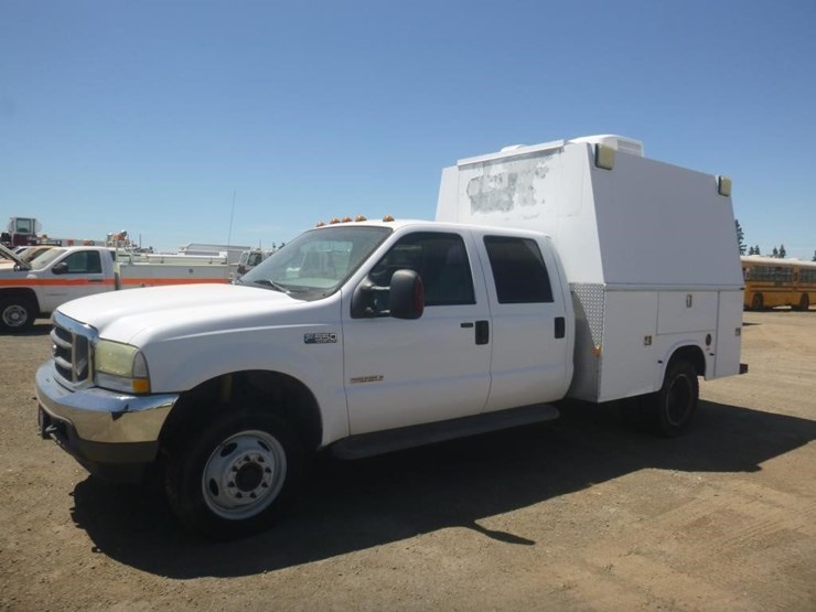 2004-ford-f550-image-1