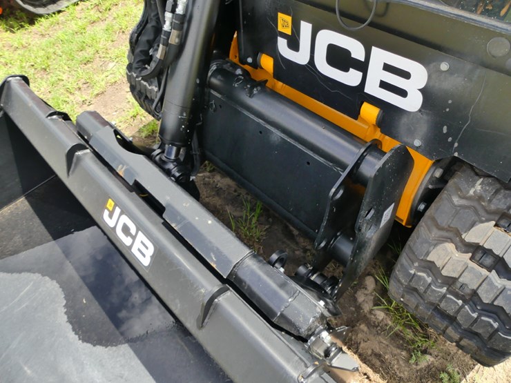 2025-jcb-215t-image-12