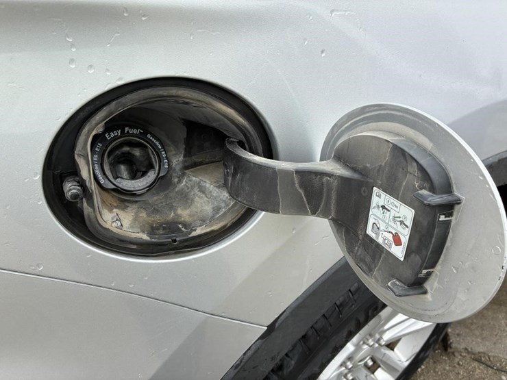 2015-ford-explorer-image-8